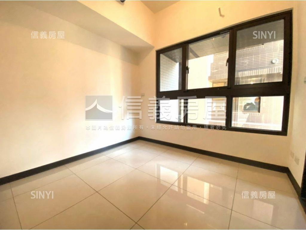 天空之邑三房雙車位房屋室內格局與周邊環境