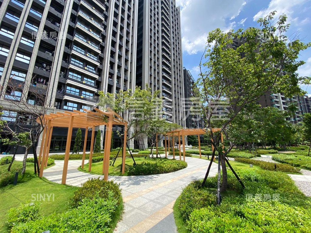 天空之邑三房雙車位房屋室內格局與周邊環境