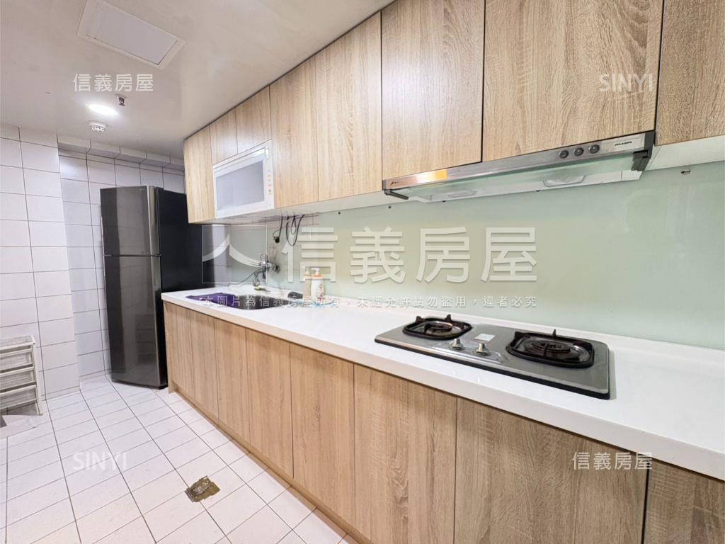 專任南港花園高樓美屋房屋室內格局與周邊環境