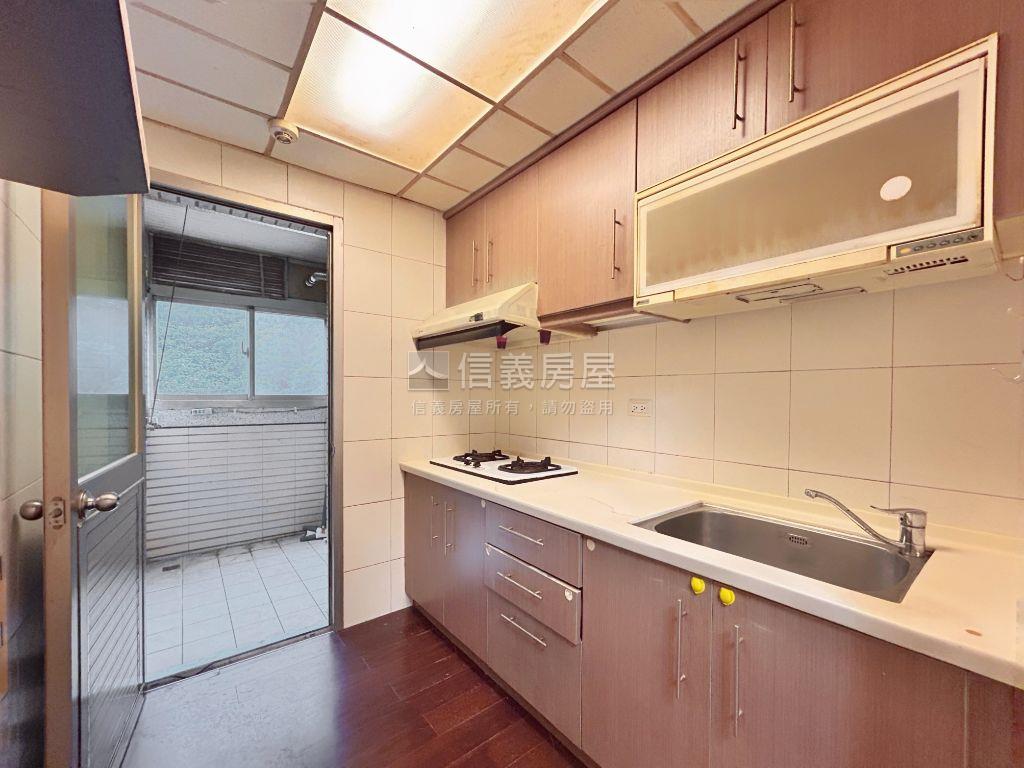 稀有仙境電梯低總價兩房房屋室內格局與周邊環境
