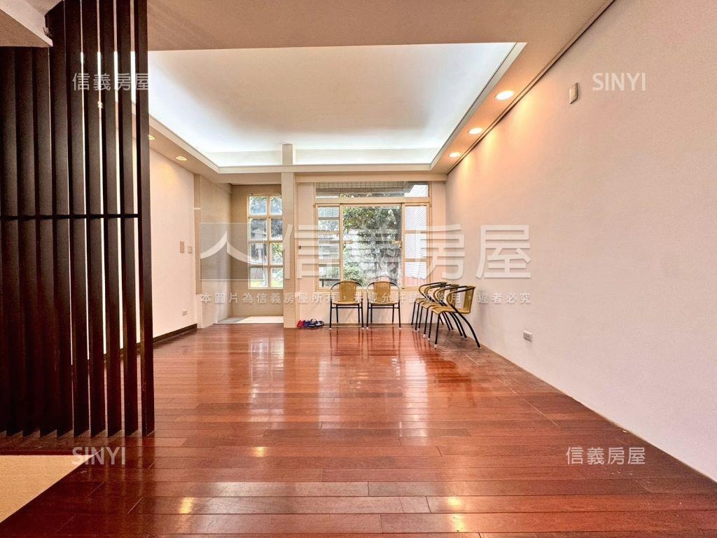 龍邦皇家美國區美透天房屋室內格局與周邊環境