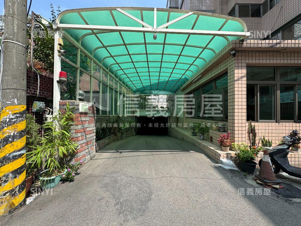 光明國中旁美３房平車房屋室內格局與周邊環境