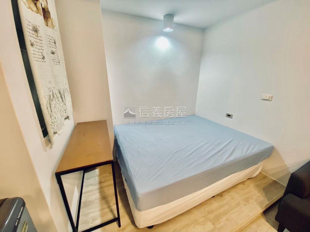 遠百特區溫馨美套房有車位房屋室內格局與周邊環境