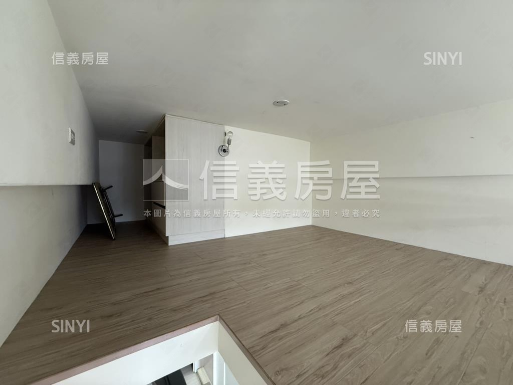 桂冠歐洲。挑高格局附車位房屋室內格局與周邊環境