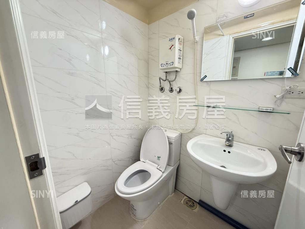 桂冠歐洲。挑高格局附車位房屋室內格局與周邊環境