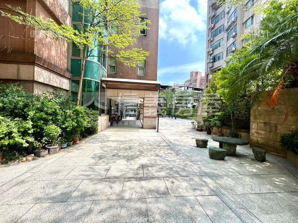 西園新故鄉高樓管理三房房屋室內格局與周邊環境