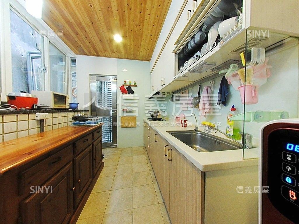 萬利小天母美妝庭院一樓房屋室內格局與周邊環境