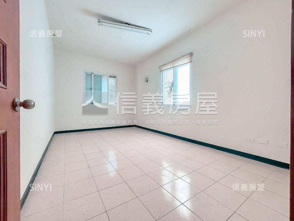 洲尾邊間三面採光透天房屋室內格局與周邊環境