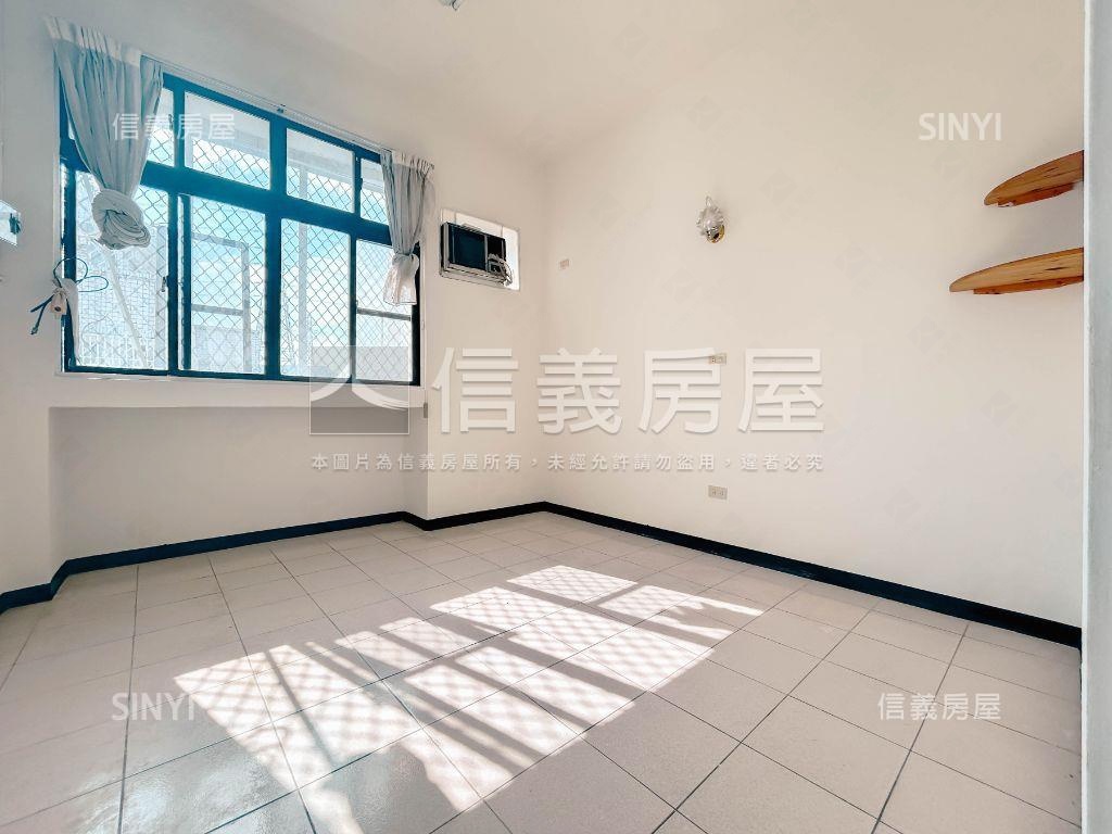 洲尾邊間三面採光透天房屋室內格局與周邊環境