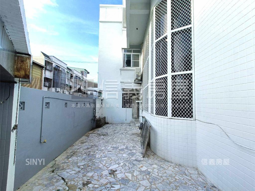 洲尾邊間三面採光透天房屋室內格局與周邊環境