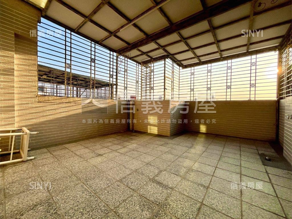 橋頭新市鎮大地坪雙車墅房屋室內格局與周邊環境