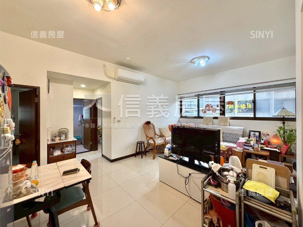 一層一戶電梯三房五樓雅筑房屋室內格局與周邊環境