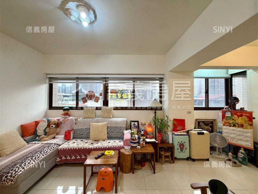 一層一戶電梯三房五樓雅筑房屋室內格局與周邊環境