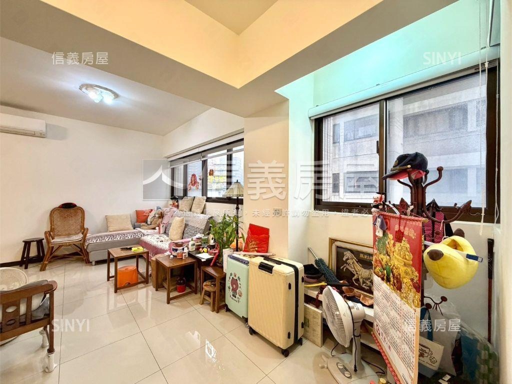 一層一戶電梯三房五樓雅筑房屋室內格局與周邊環境