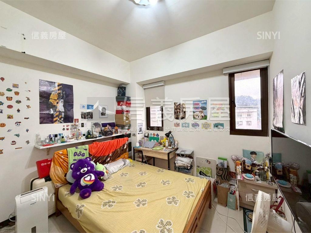 一層一戶電梯三房五樓雅筑房屋室內格局與周邊環境