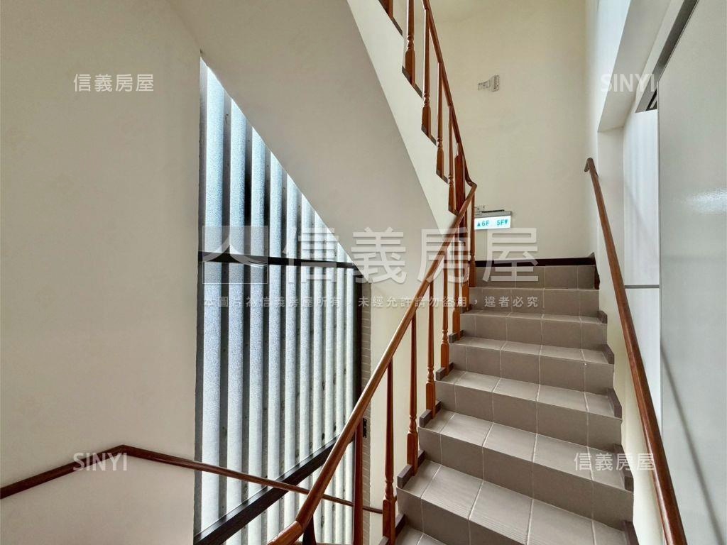 一層一戶電梯三房五樓雅筑房屋室內格局與周邊環境