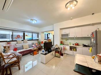 一層一戶電梯三房五樓雅筑