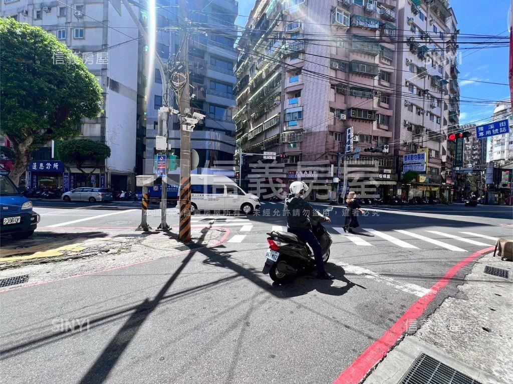 頂溪捷運雋詠電梯三房房屋室內格局與周邊環境