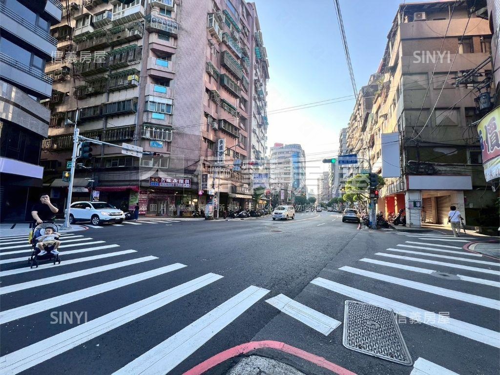 頂溪捷運雋詠電梯三房房屋室內格局與周邊環境