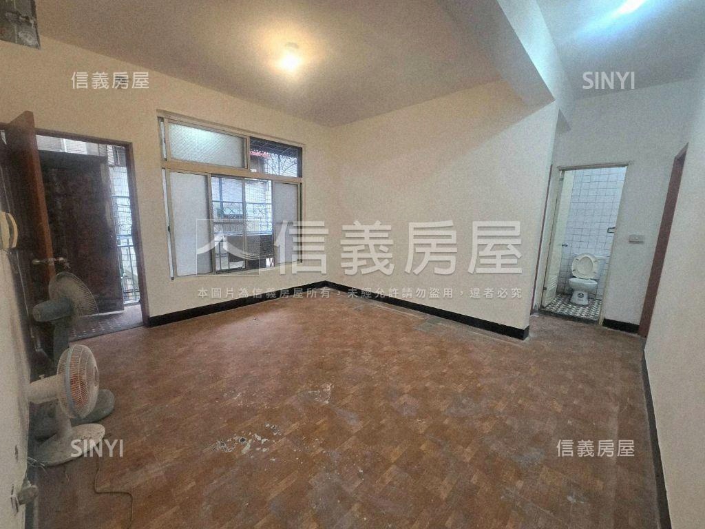 景安捷運。邊間黃金三樓房屋室內格局與周邊環境