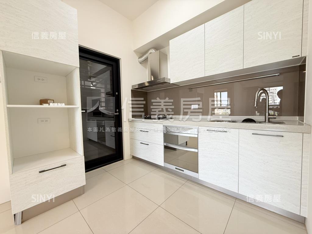 昌平榮景面公園三房車位房屋室內格局與周邊環境