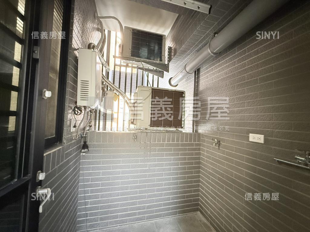 昌平榮景面公園三房車位房屋室內格局與周邊環境