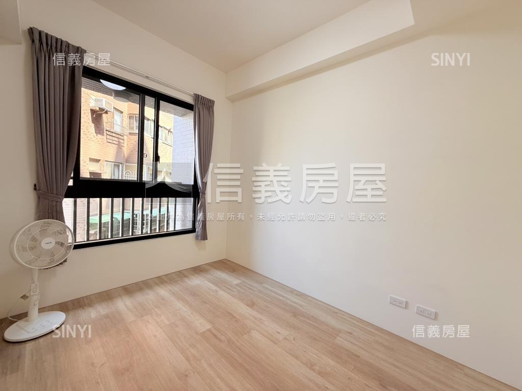 昌平榮景面公園三房車位房屋室內格局與周邊環境