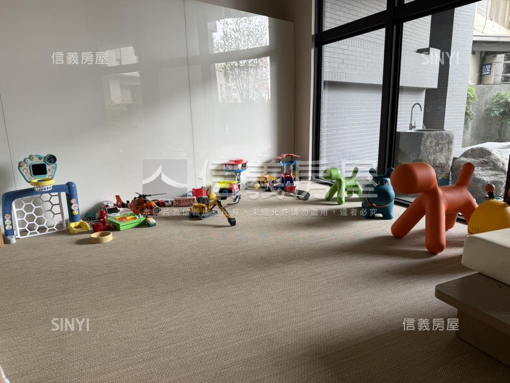 昌平榮景面公園三房車位房屋室內格局與周邊環境