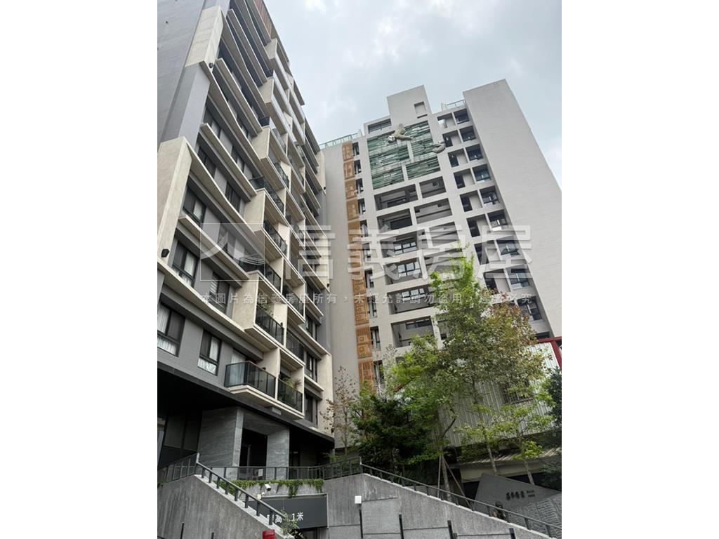 昌平榮景面公園三房車位房屋室內格局與周邊環境