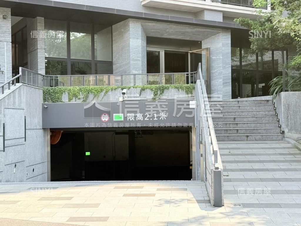 昌平榮景面公園三房車位房屋室內格局與周邊環境