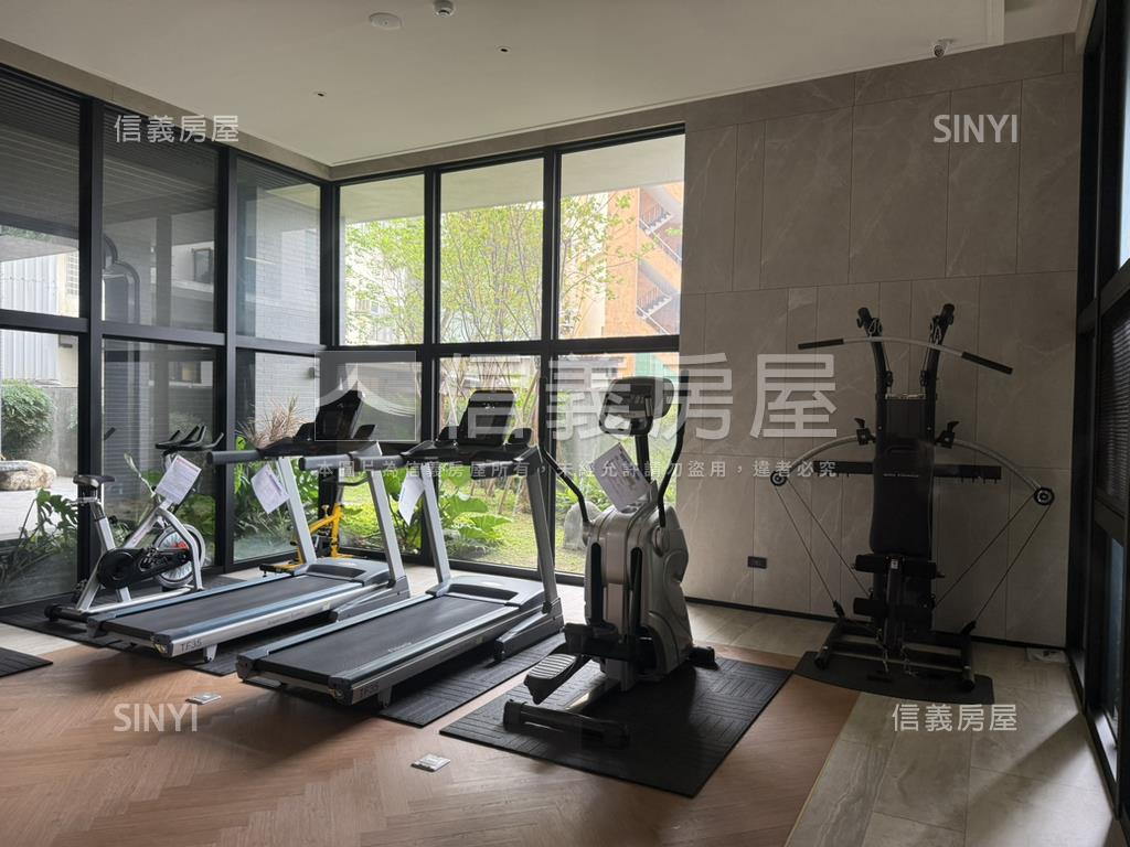 昌平榮景面公園三房車位房屋室內格局與周邊環境