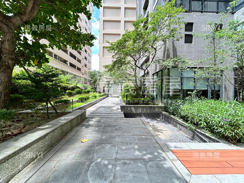 高鐵富宇㊝君悅層峰寓所房屋室內格局與周邊環境