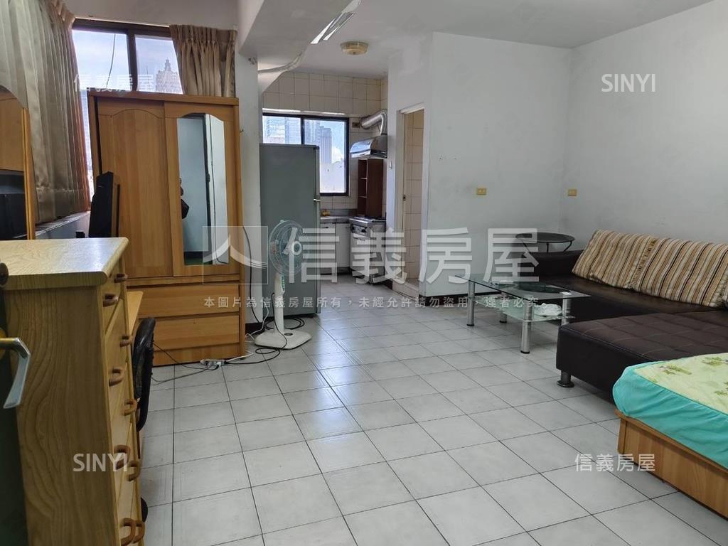 香檳雙星名廈採光宅房屋室內格局與周邊環境