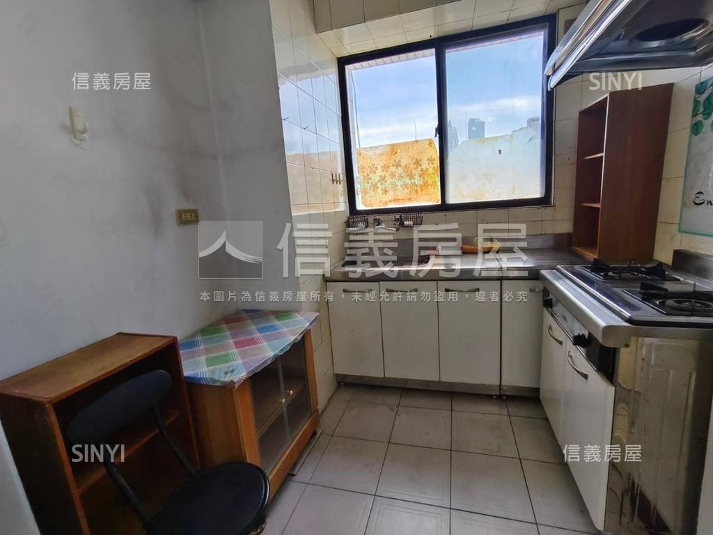 香檳雙星名廈採光宅房屋室內格局與周邊環境