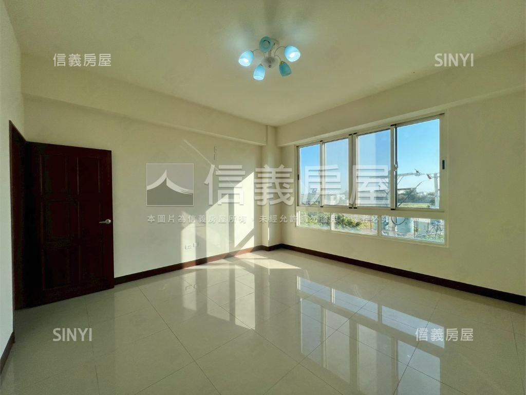 坐北朝南溫暖向陽邊間美墅房屋室內格局與周邊環境