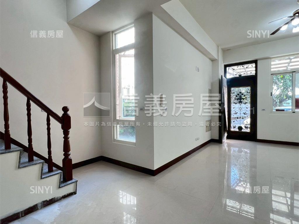 坐北朝南溫暖向陽邊間美墅房屋室內格局與周邊環境