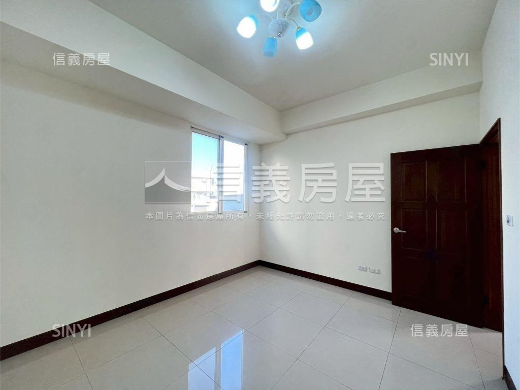 坐北朝南溫暖向陽邊間美墅房屋室內格局與周邊環境