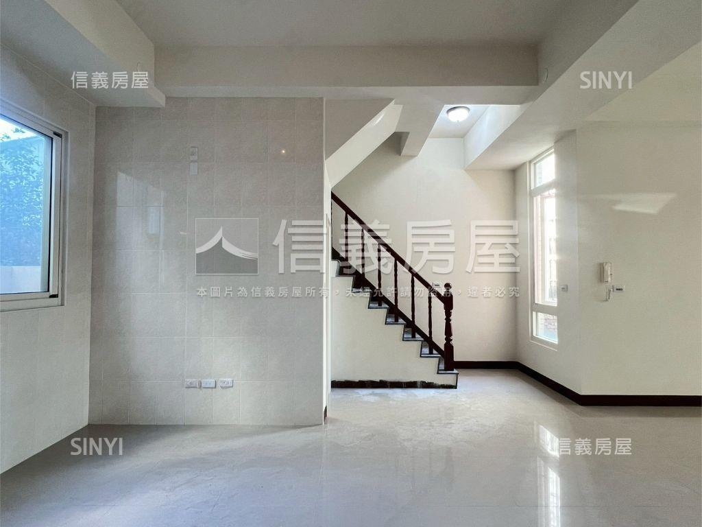 坐北朝南溫暖向陽邊間美墅房屋室內格局與周邊環境