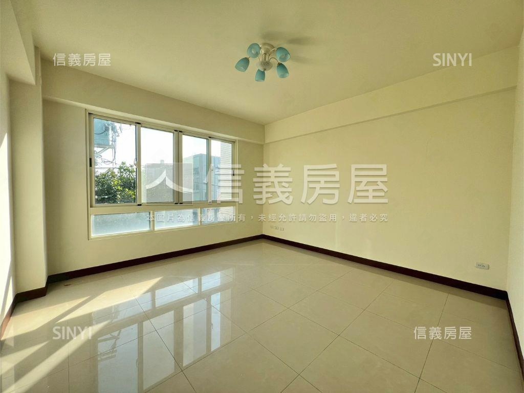 坐北朝南溫暖向陽邊間美墅房屋室內格局與周邊環境