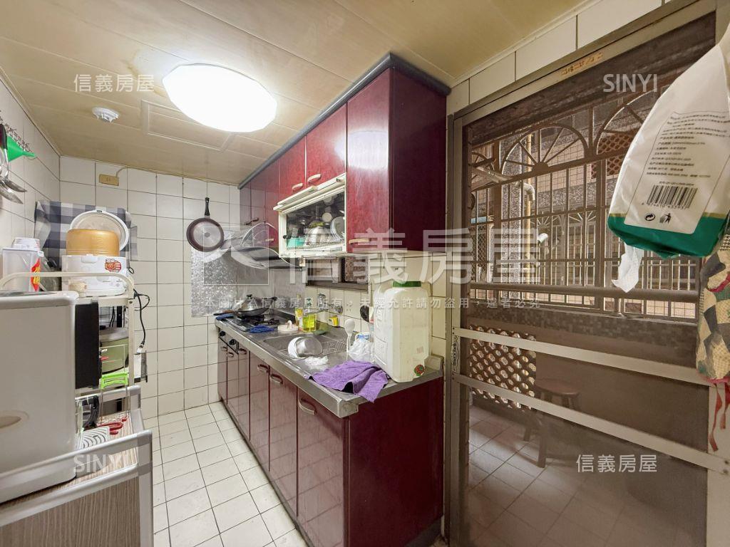 虎嘯中村南北向三房雙陽台房屋室內格局與周邊環境