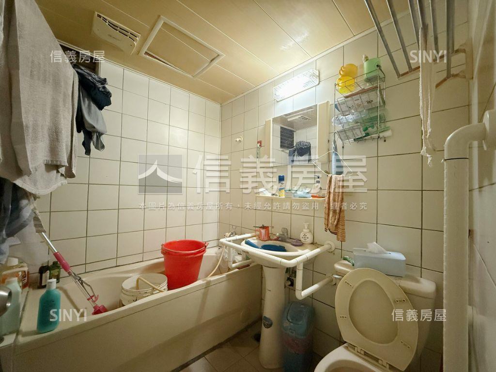 虎嘯中村南北向三房雙陽台房屋室內格局與周邊環境