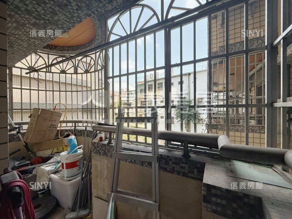 虎嘯中村南北向三房雙陽台房屋室內格局與周邊環境