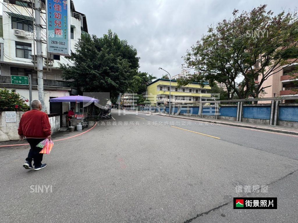 雙店面地點條件佳房屋室內格局與周邊環境
