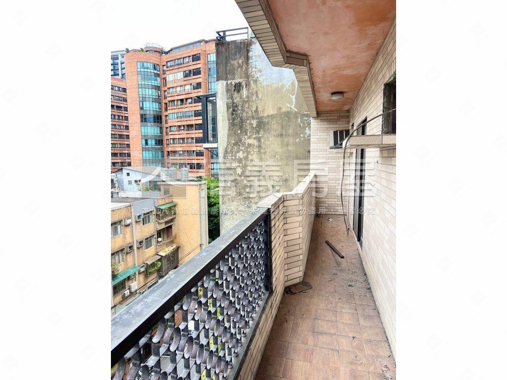 名人巷雙敦稀有電梯大三房房屋室內格局與周邊環境