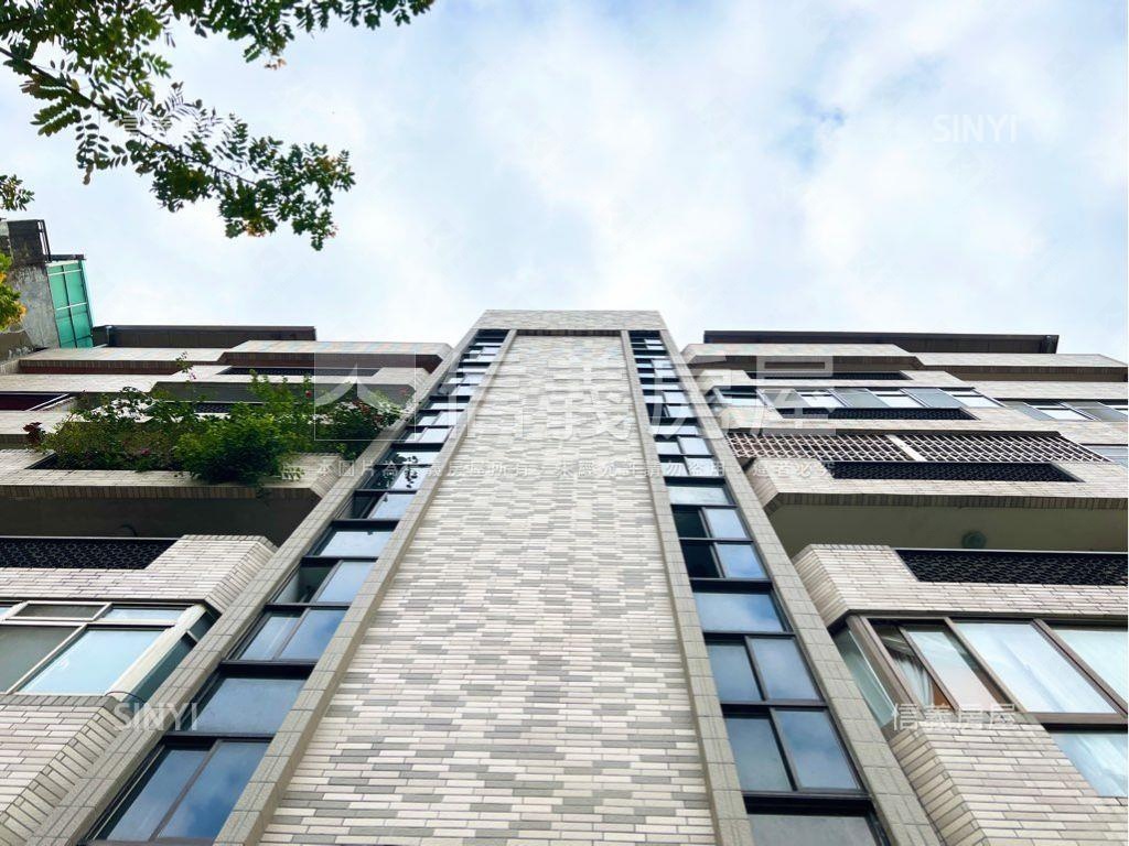 名人巷雙敦稀有電梯大三房房屋室內格局與周邊環境