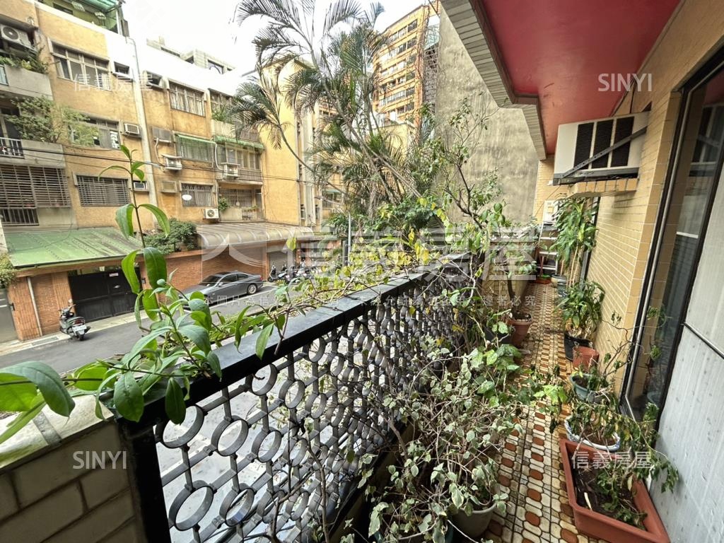 名人巷雙敦稀有電梯大三房房屋室內格局與周邊環境