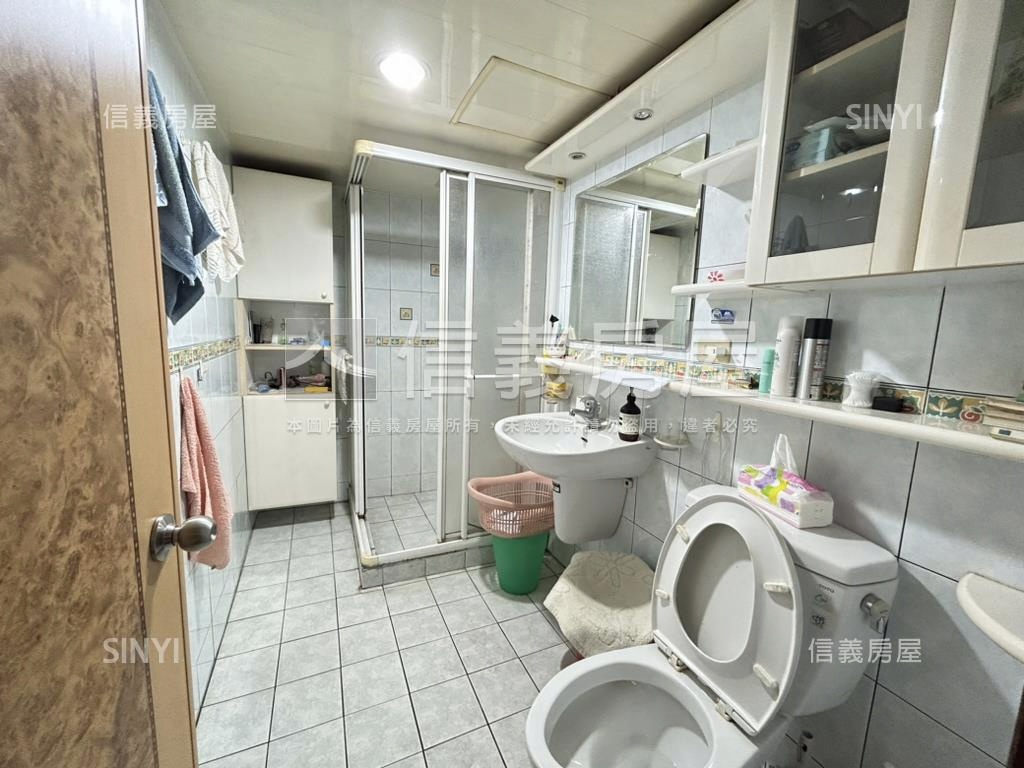 名人巷雙敦稀有電梯大三房房屋室內格局與周邊環境