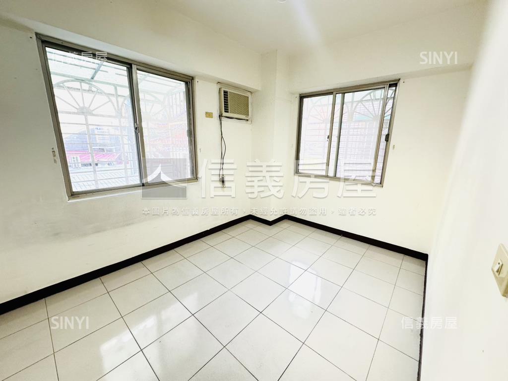 ４／２５可看電梯兩房車位房屋室內格局與周邊環境