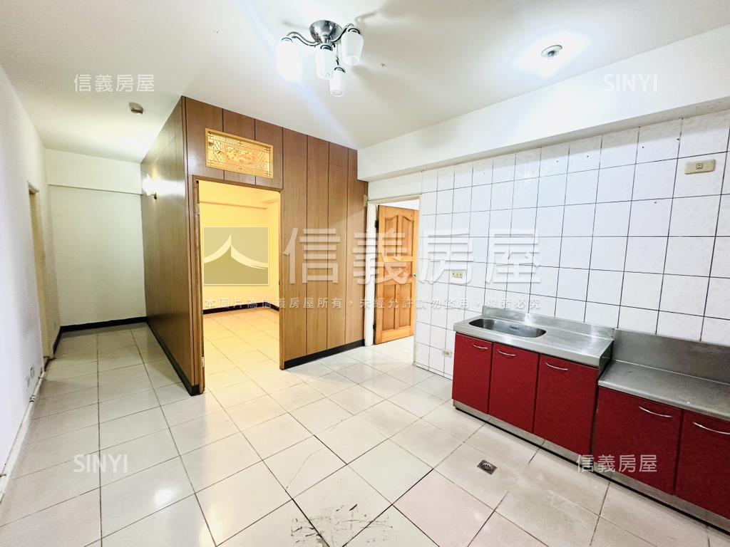 ４／２５可看電梯兩房車位房屋室內格局與周邊環境