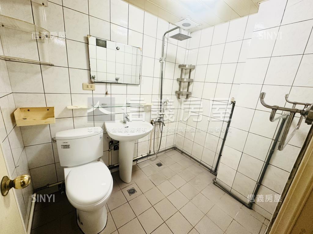 ４／２５可看電梯兩房車位房屋室內格局與周邊環境